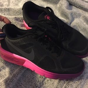 Women’s nike sneakers